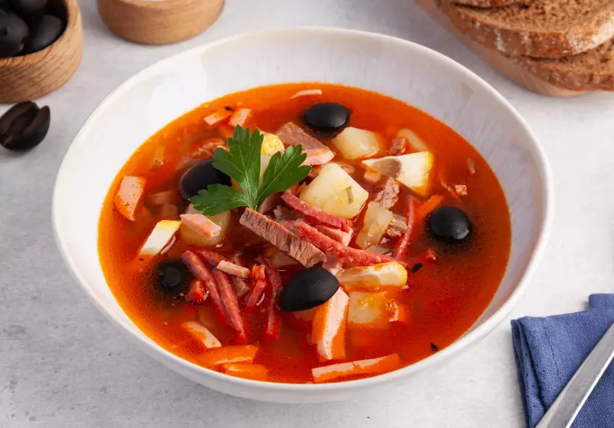 Солянка сборная мясная