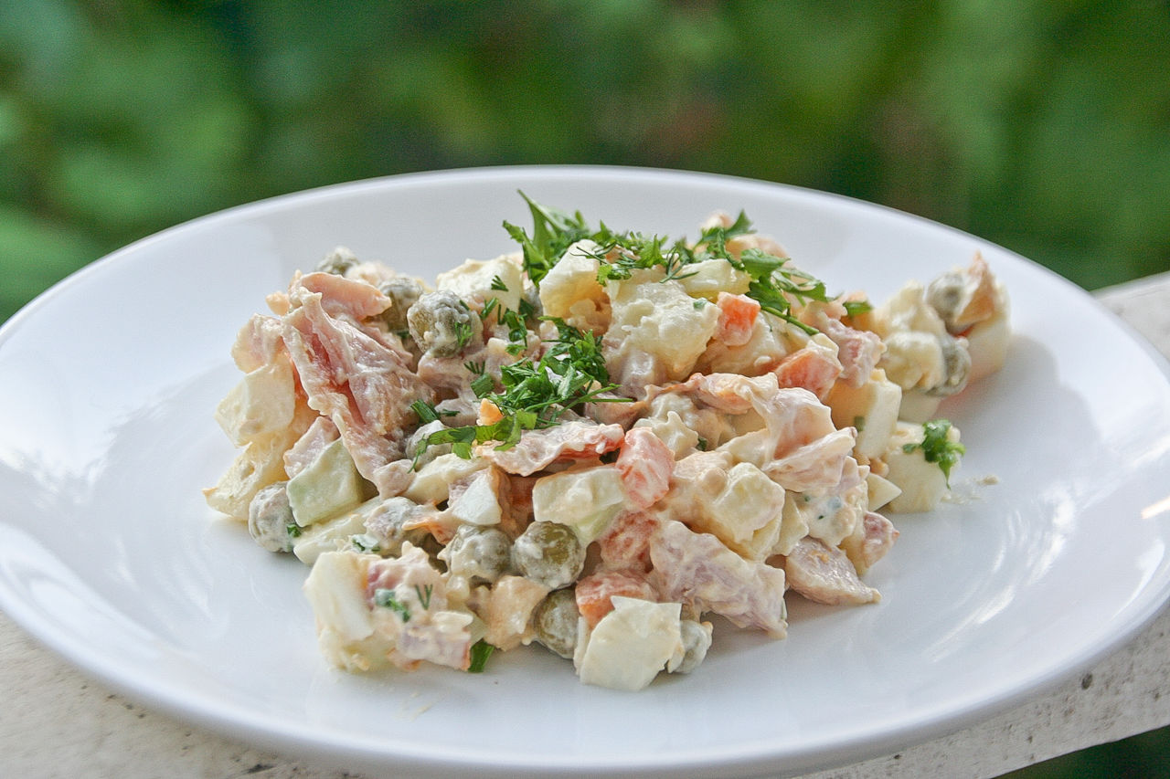 Оливье с курицей