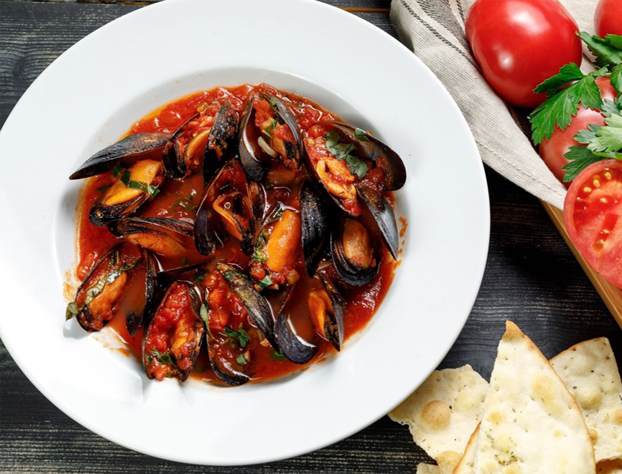 Мидии в томатном соусе