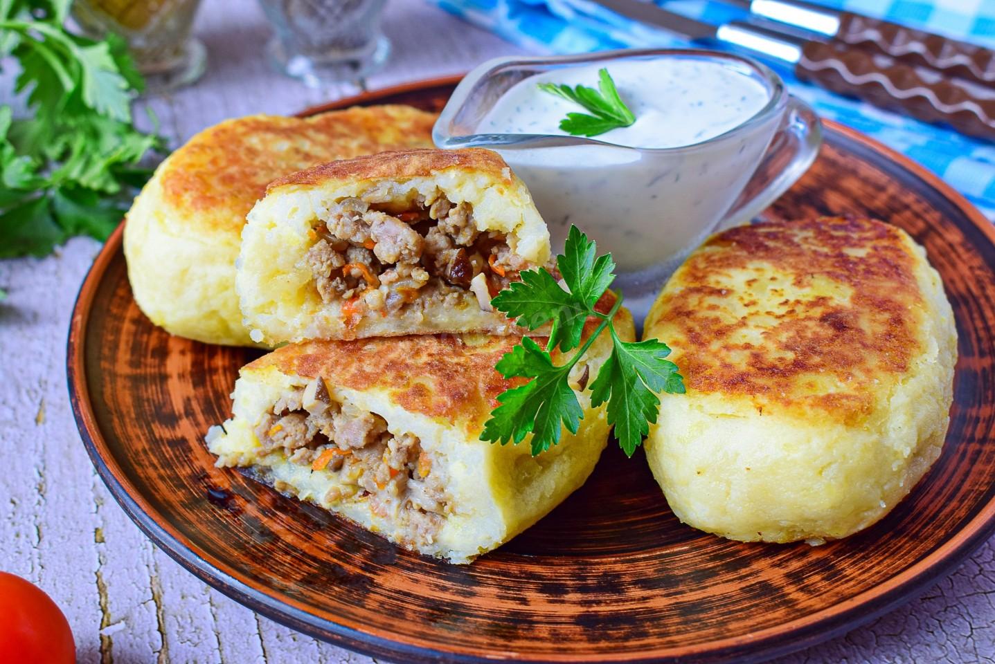 Зразы из картофеля с мясной начинкой