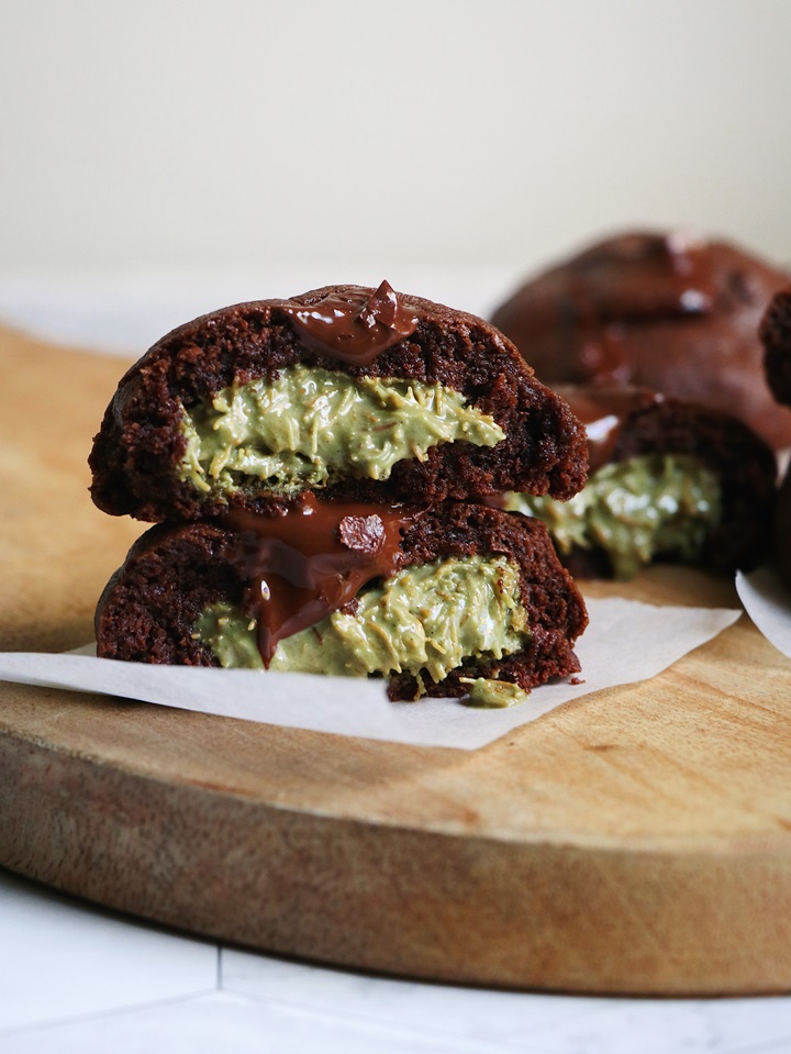 Овсяное печенье с дубайским шоколадом и фисташковой начинкой